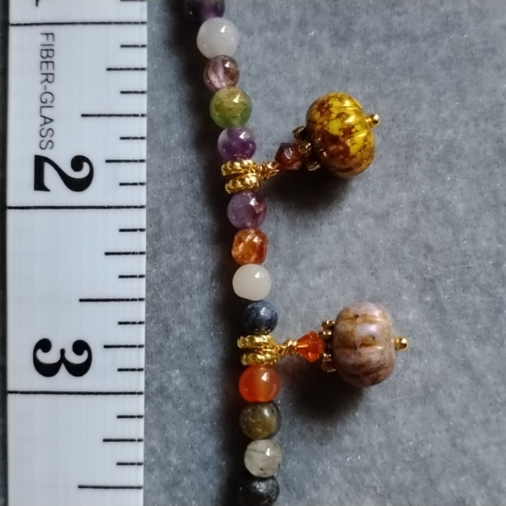🎃Hand Crafted Autumnal Colorful Beaded Charm Bracelet With Pumpkins🎃 - Picture 6 of 11